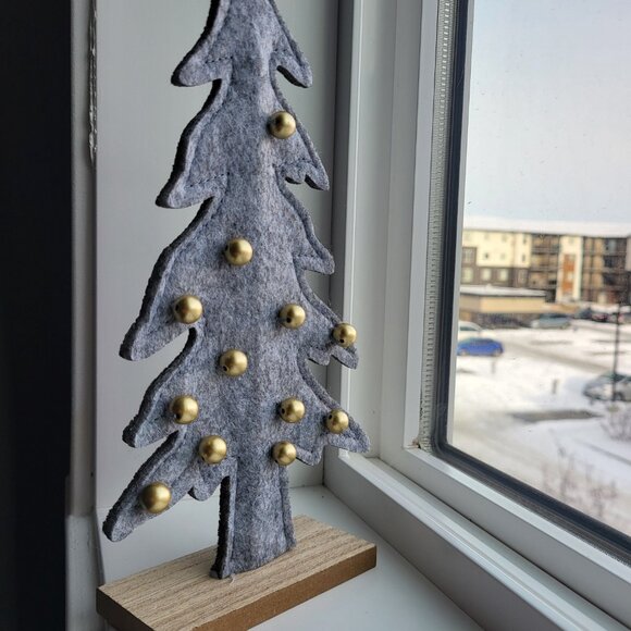 Handmade Felt Christmas Trees – Set of 3 | Scandinavian Winter Décor | Minimalis - Picture 5 of 9